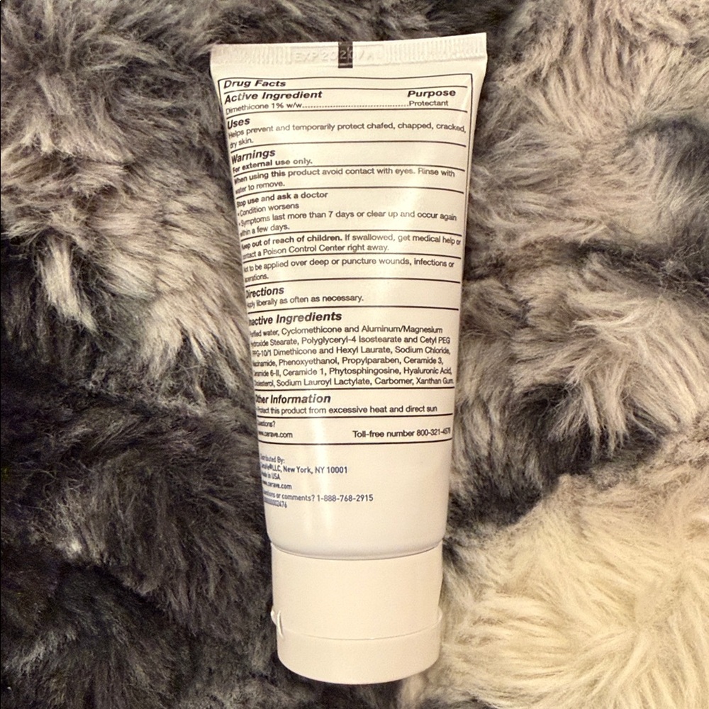 NWT CeraVe Therapeutic Hand Cream with Hyaluronic Acid & Ceremides - Picture 3 of 12